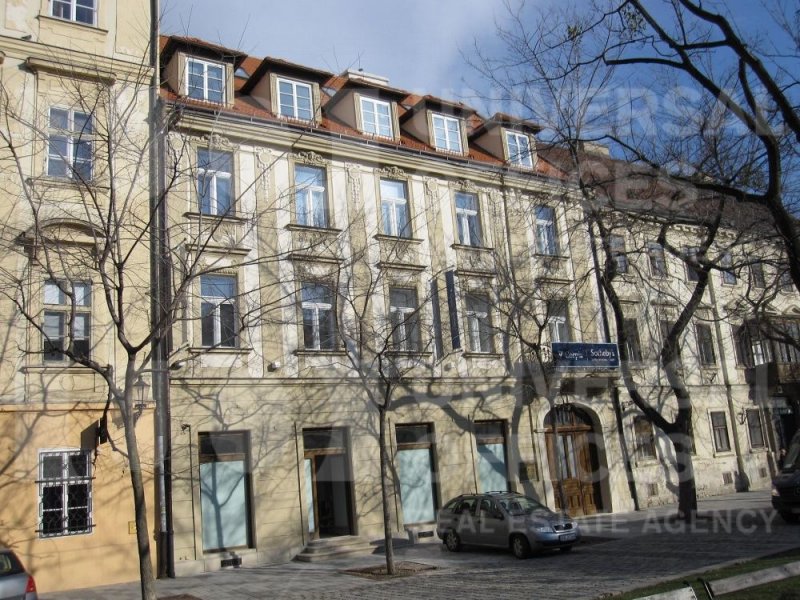Administratívna budova Hviezdoslavovo nám. - U2