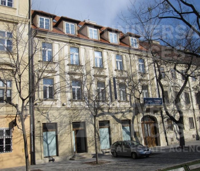 Administratívna budova Hviezdoslavovo nám. - U2