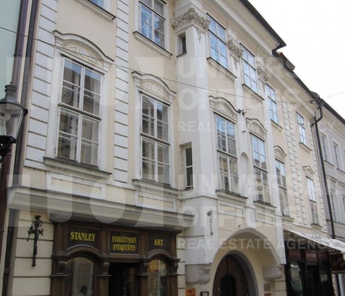 Administratívna budova Ventúrska - R