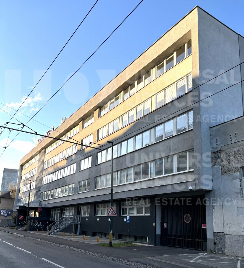 Administratívna budova Svätoplukova