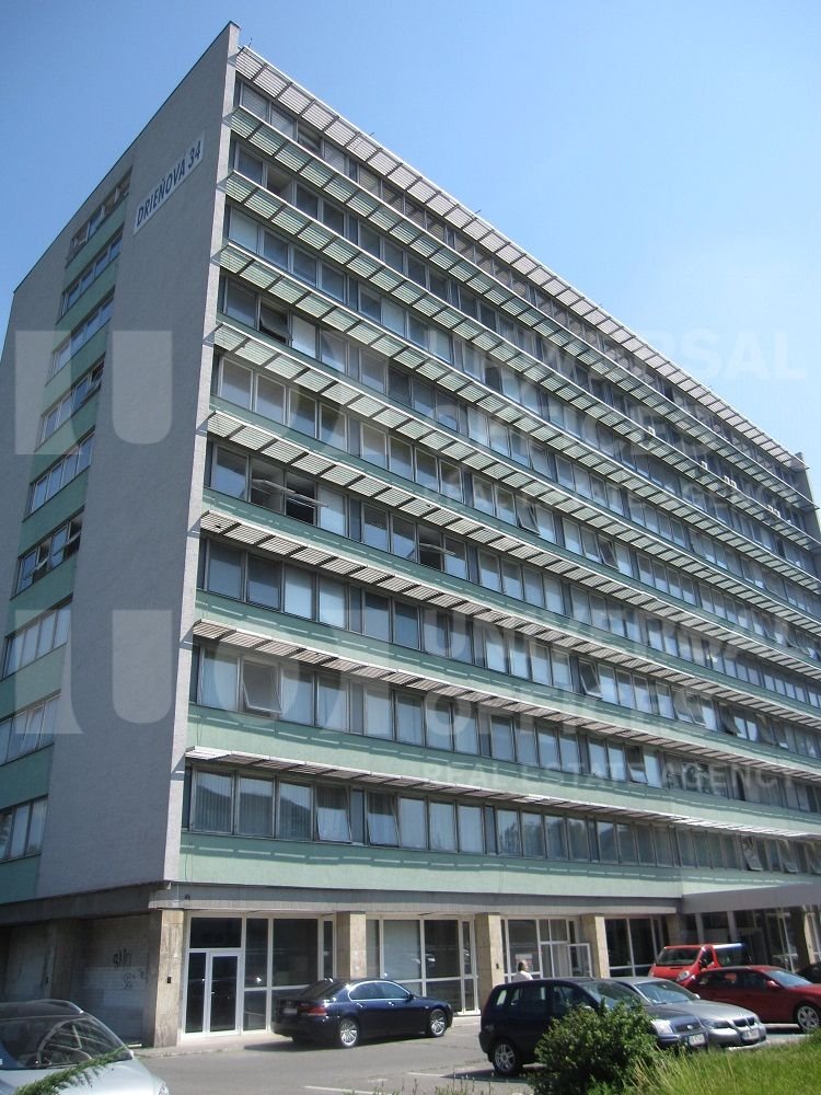 Administratívna budova Drieňova - L