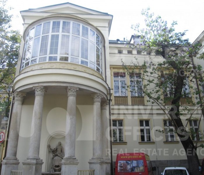 Administratívna budova Štefánikova - W