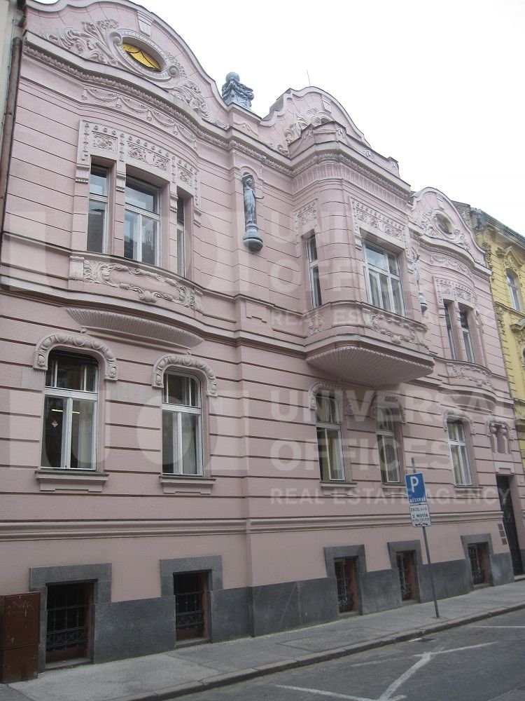 Administratívna budova Tolstého
